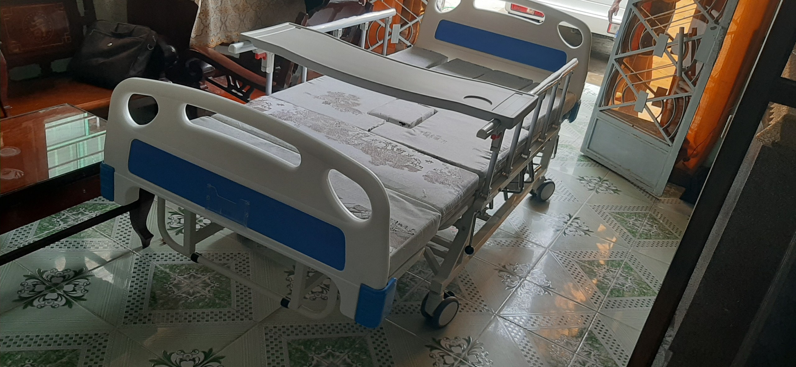 Giường y tế lucass Gb-T5D