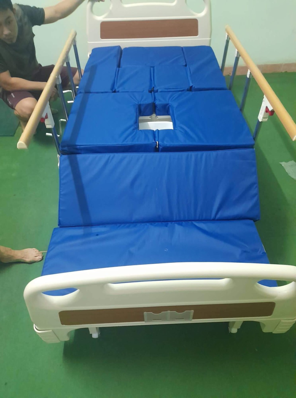 Những điều cần biết về giường y tế đa năng