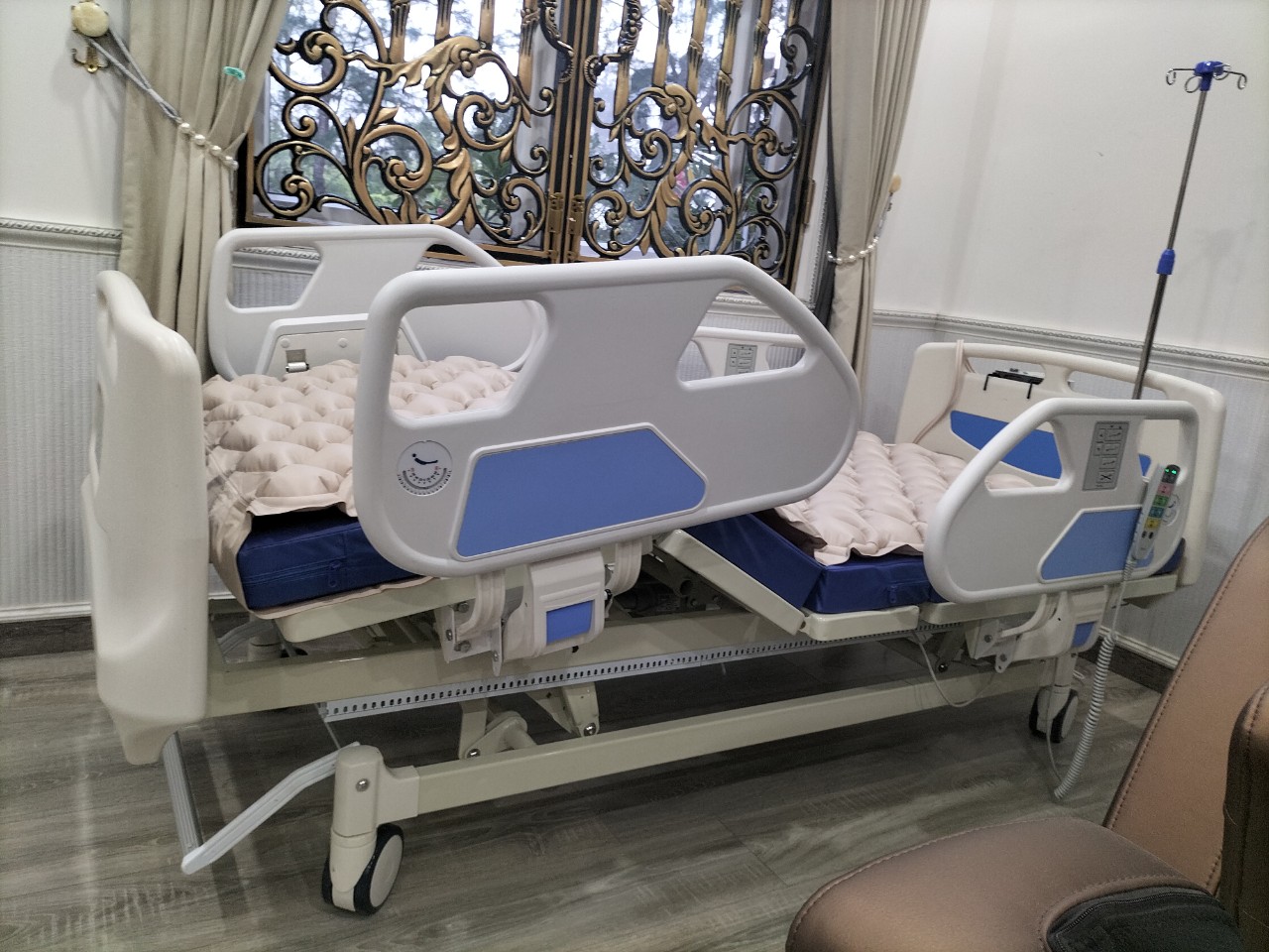 Giường bệnh cao cấp